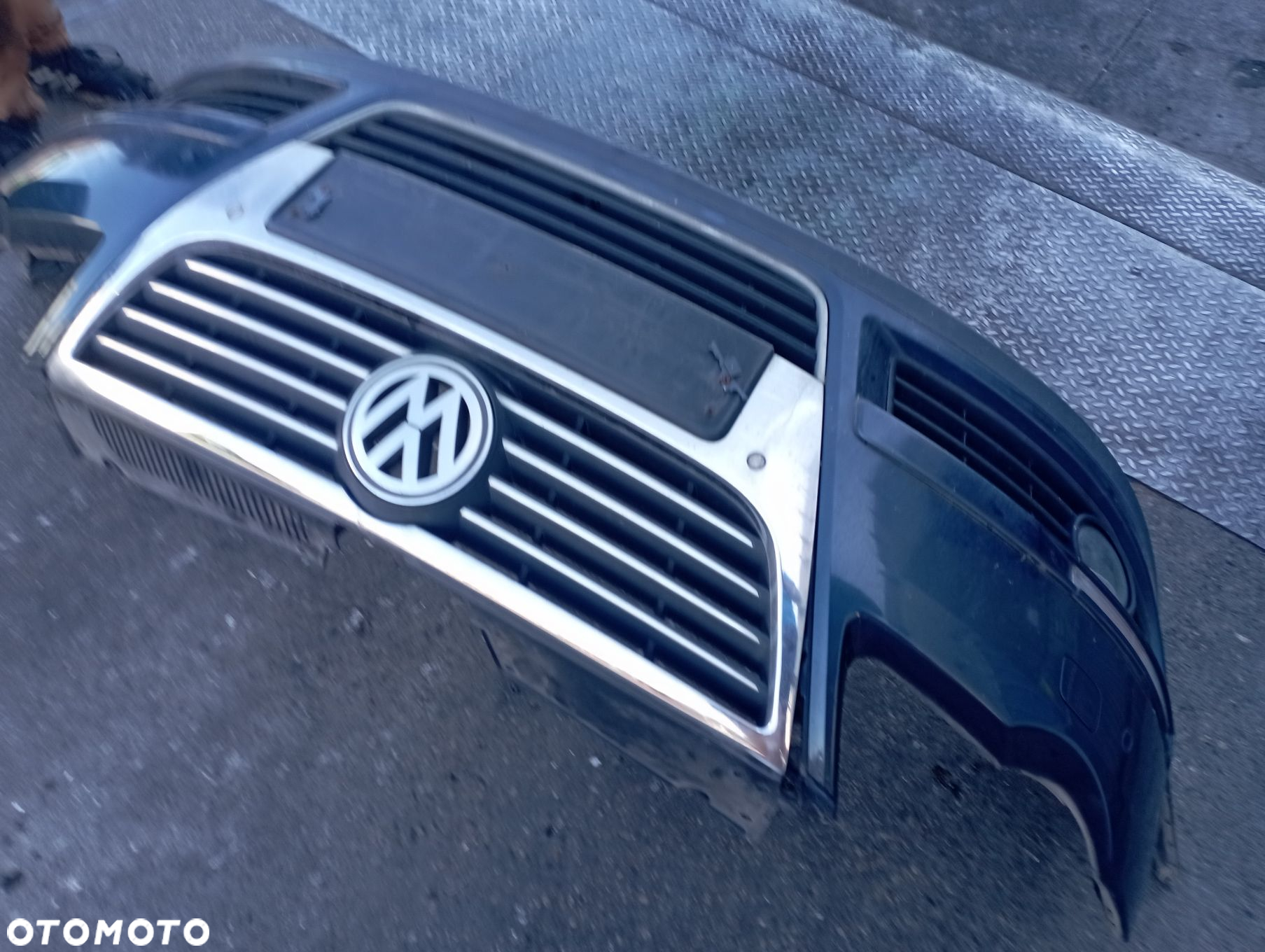 ZDERZAK PRZÓD

 VOLKSWAGEN
 PASSAT B6 LC5F - 5