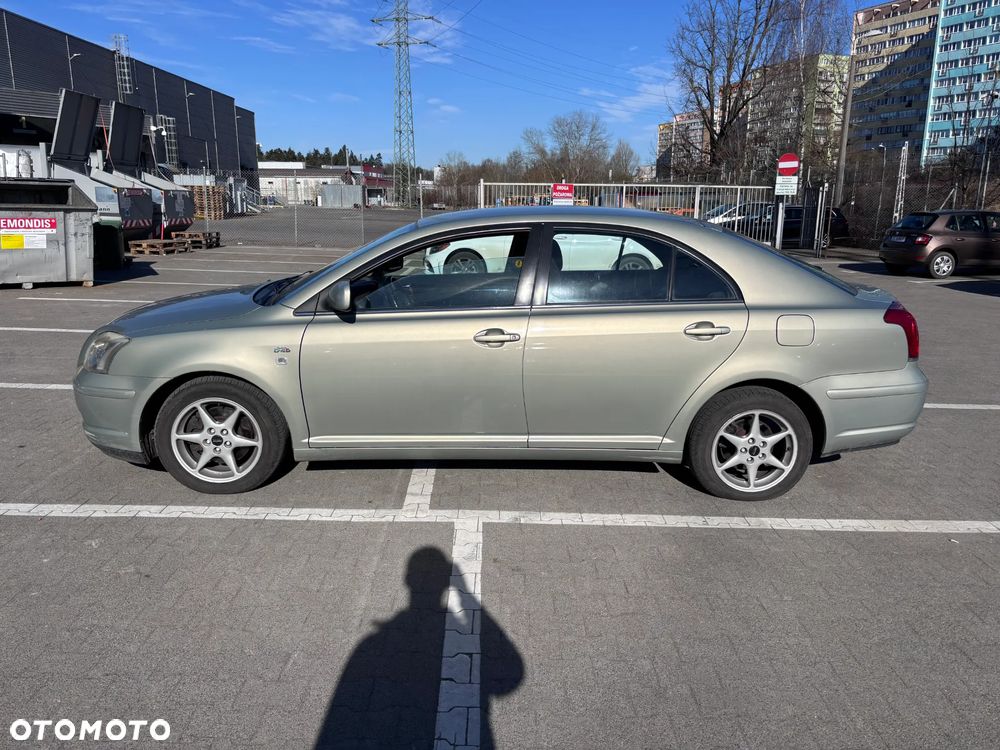 Toyota Avensis 2.0 D-4D High - 8