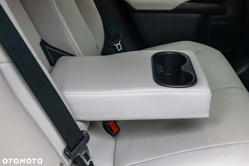 Lexus UX 250h F SPORT - 33