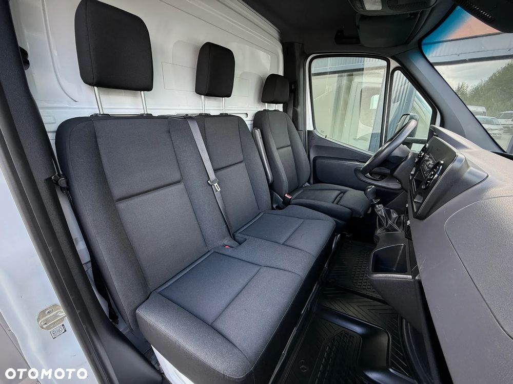 Mercedes-Benz Sprinter 514 CDI / 2.2 140KM / 2019 ROK / Kontener 4,2m + Winda Dhollandia 750KG / ZAREJESTROWANY W PL - 26