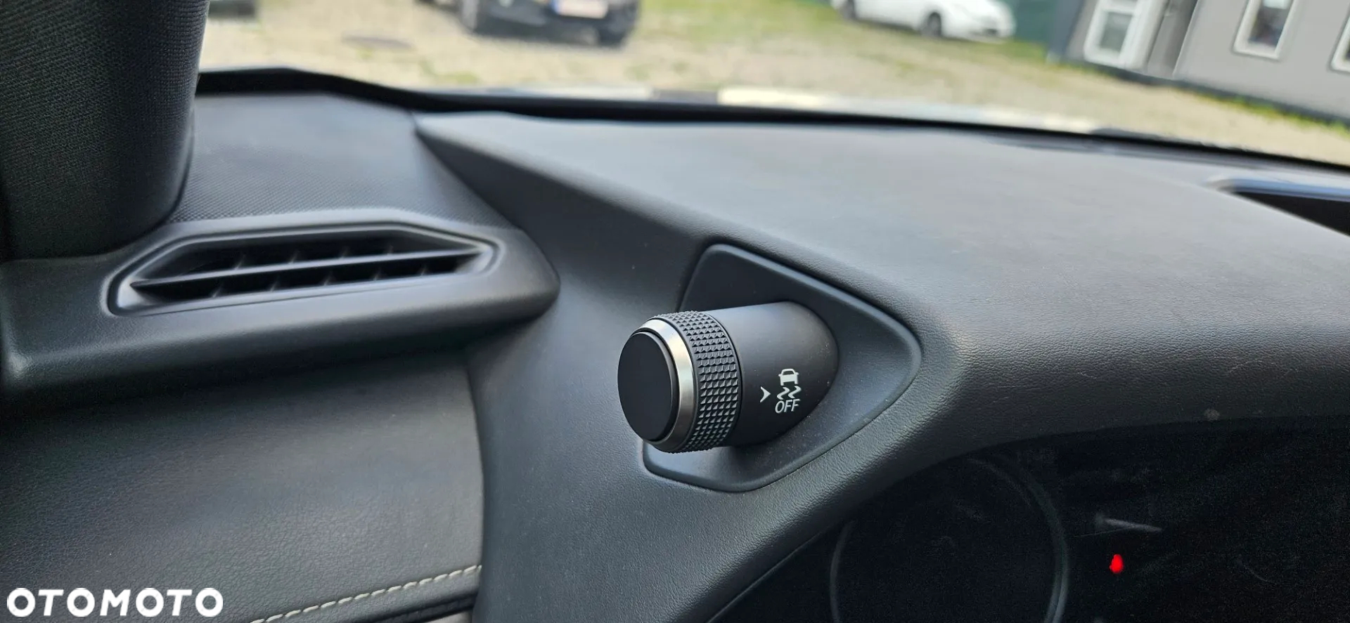 Lexus UX 250h - 32