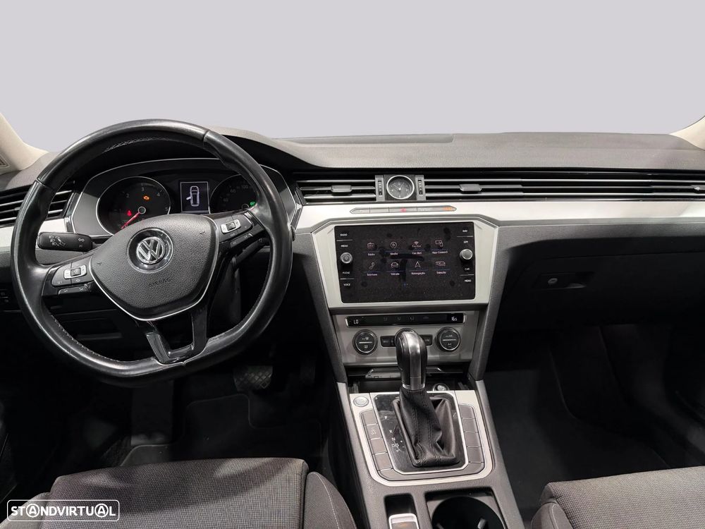 VW Passat 1.6 TDI Business DSG - 15