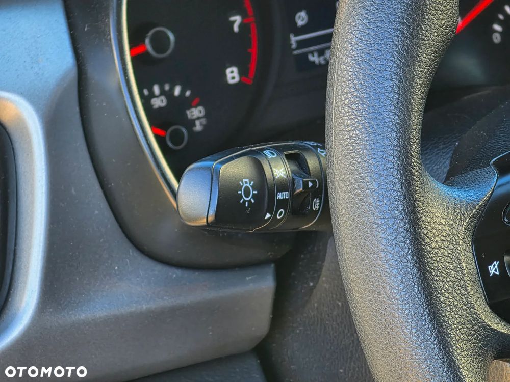 Kia Rio 1.2 L - 22