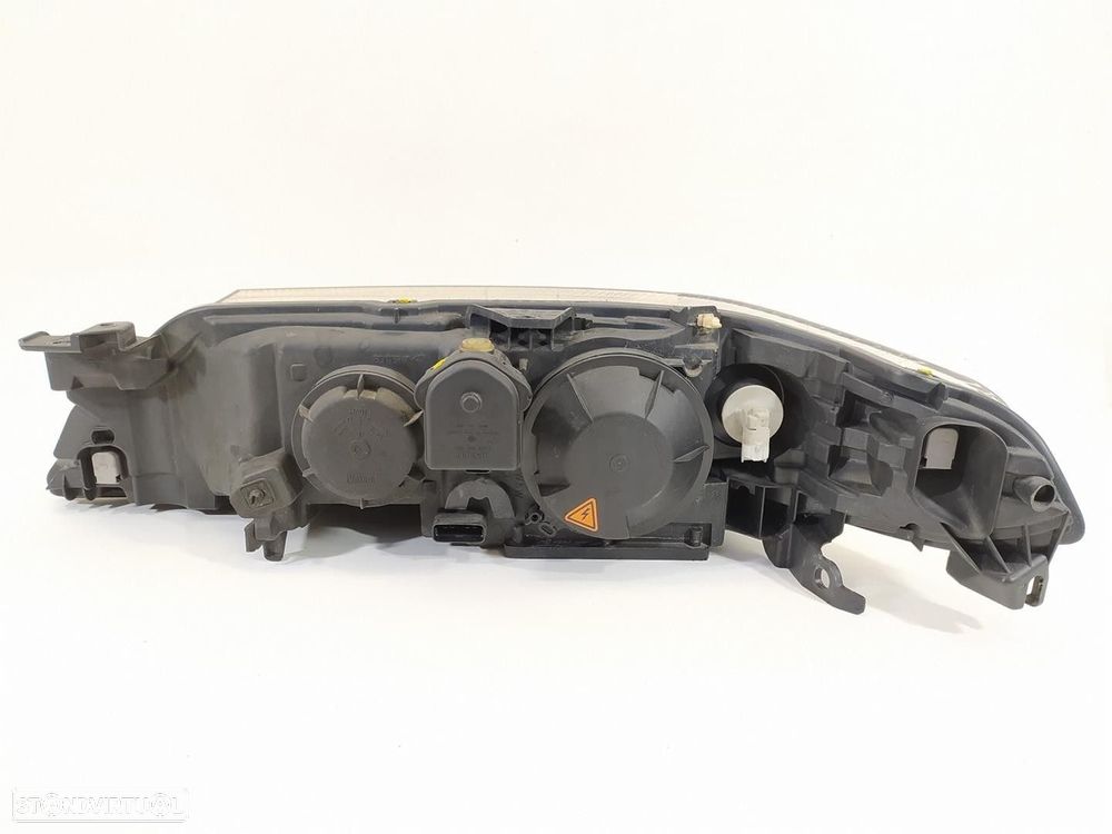 FAROL DIREITO RENAULT LAGUNA II 2003 -8200163324 - 3
