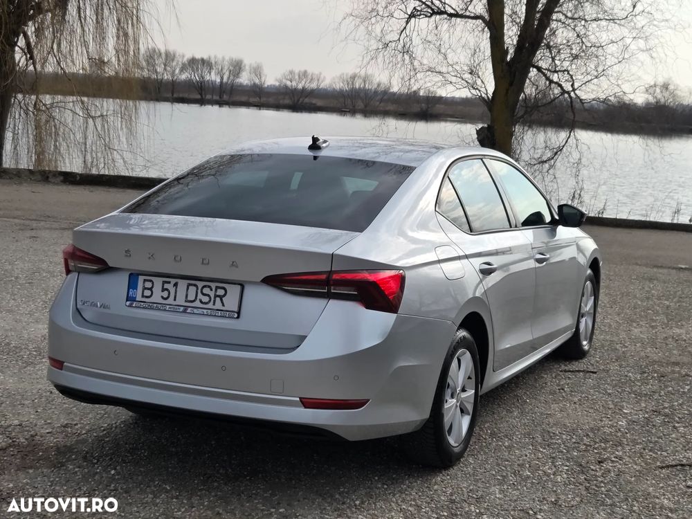 Skoda Octavia 2.0 TDI DSG Style - 4