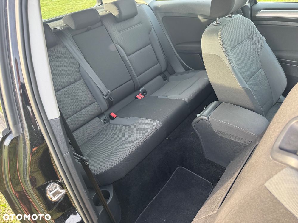 Volkswagen Golf - 28