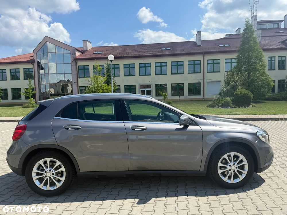 Mercedes-Benz GLA 200 UrbanStyle Edition - 22