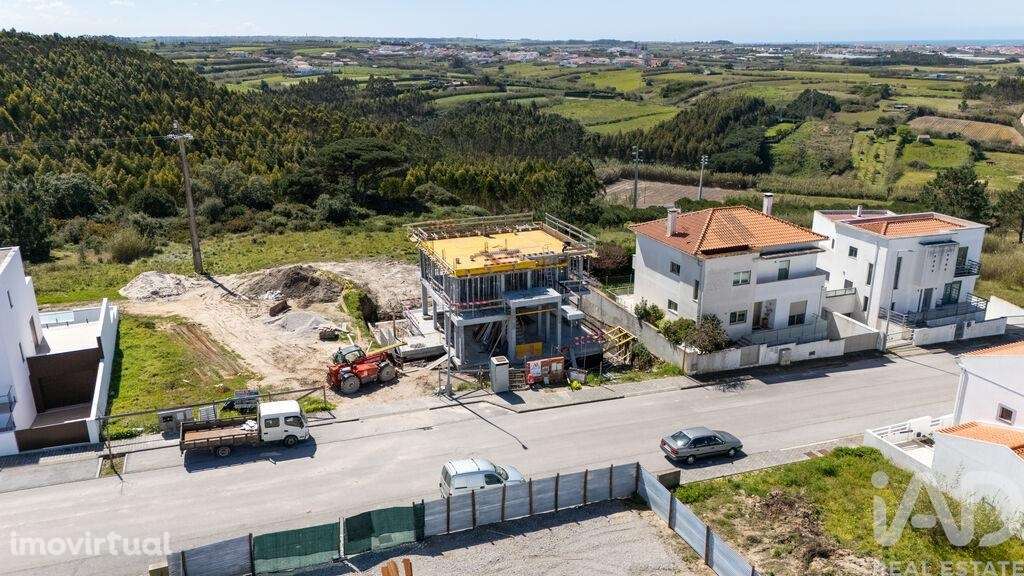 Casa / Villa T4 em Atouguia da Baleia de 251,00 m2 - Grande imagem: 5/28