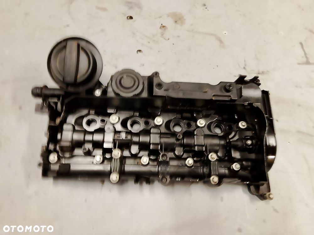 pokrywa zaworów bmw f30 2.0 d 8589941 - 1