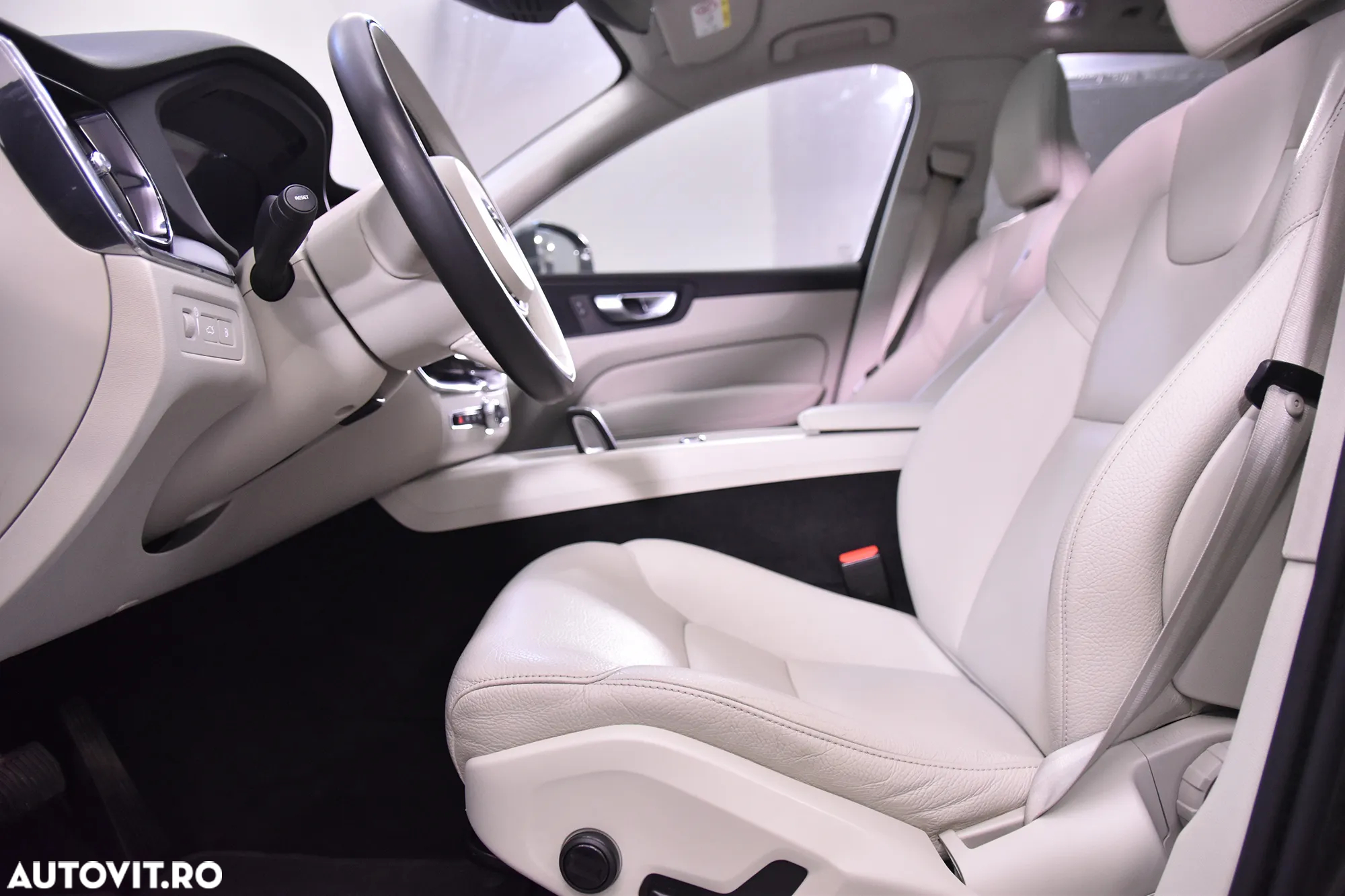 Volvo XC 60 Recharge T8 Twin Engine eAWD Inscription - 22