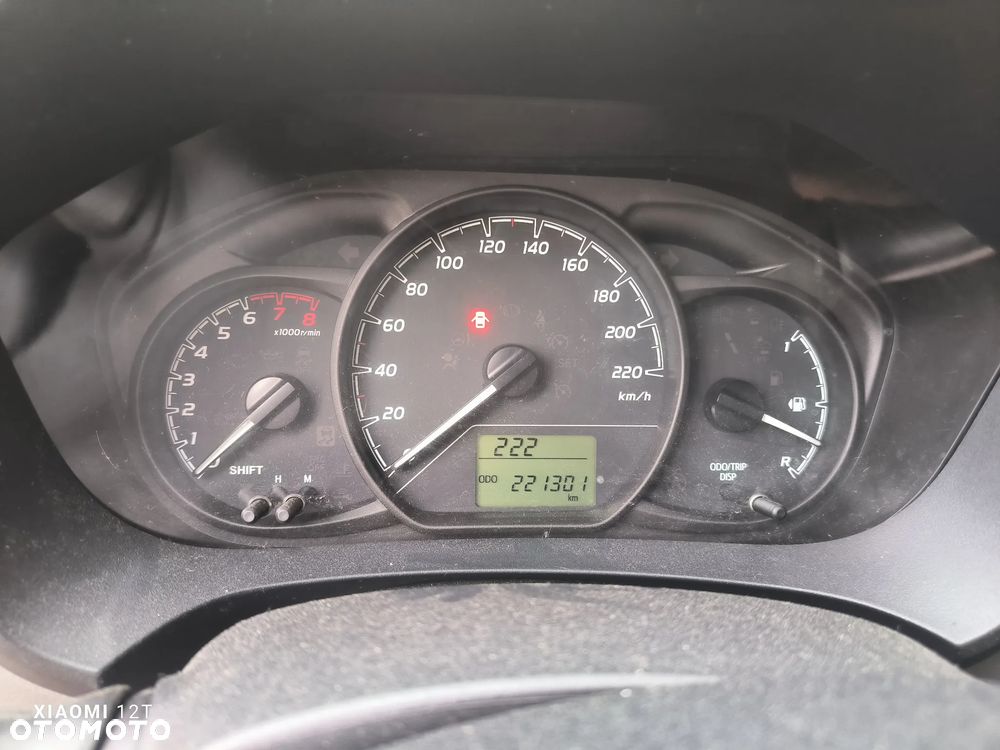 Toyota Yaris - 10