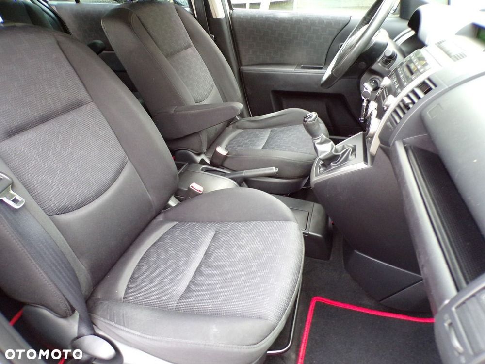 Mazda 5 - 24