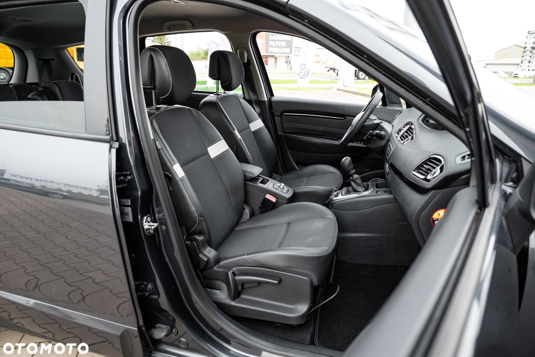 Renault Scenic 1.4 16V TCE Bose Edition - 26