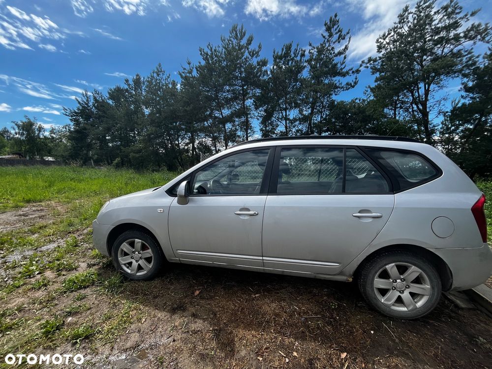 Kia Carens 2.0 CRDi Freedom - 3