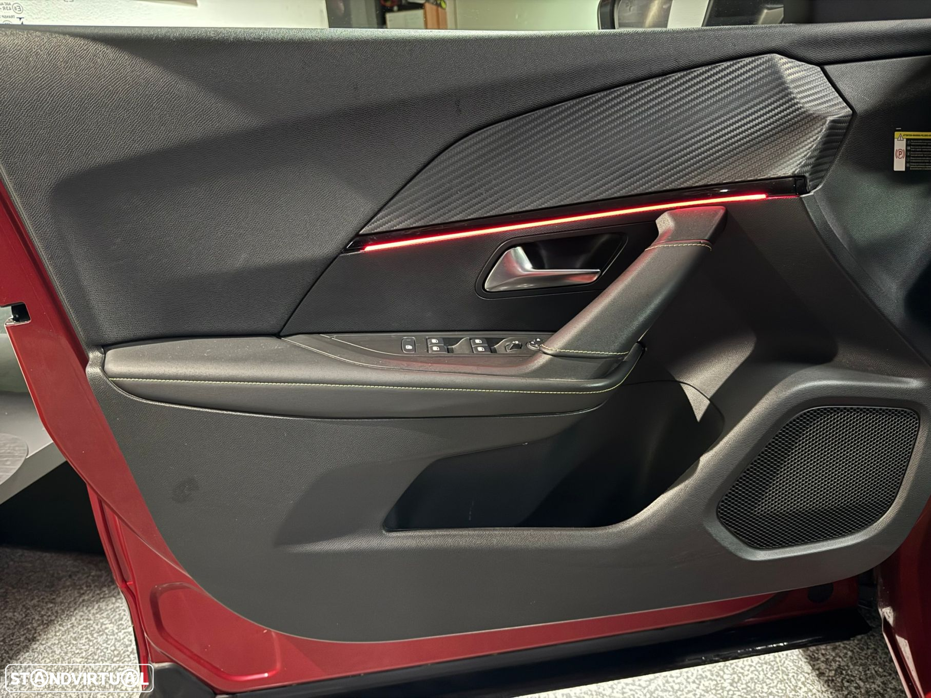 Peugeot e-2008 50 kWh GT - 26