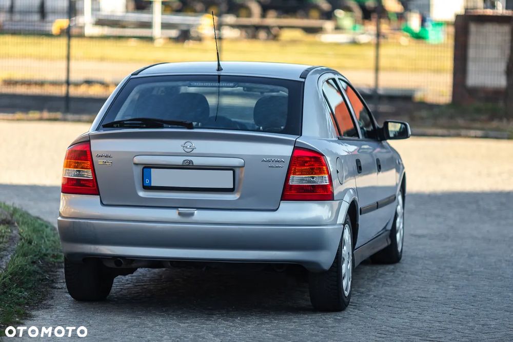 Opel Astra 1.6 - 6