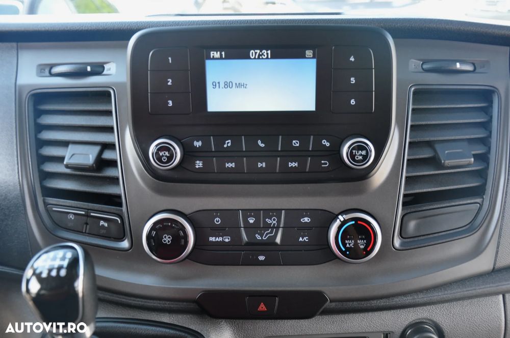 Ford Transit Custom L2H1 9 Locuri - 16