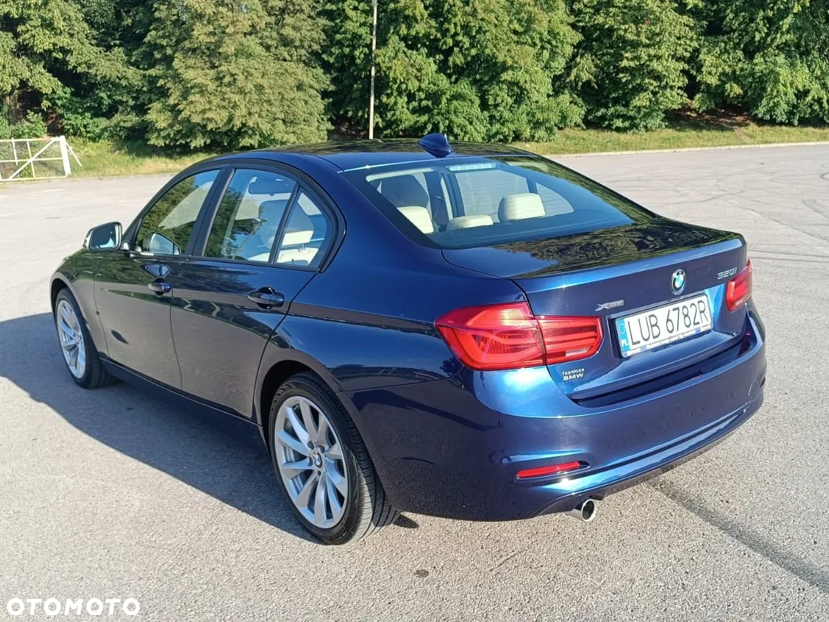 BMW Seria 3 320i xDrive Sport-Aut - 2