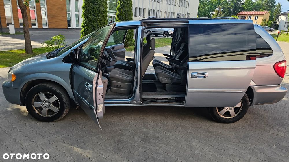 Dodge Grand Caravan - 24