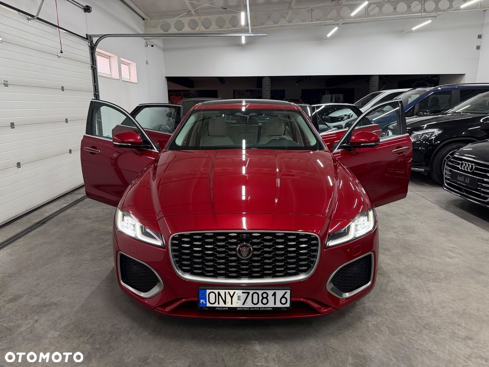 Jaguar XF 2.0 D200 mHEV AWD R-Dynamic SE - 4
