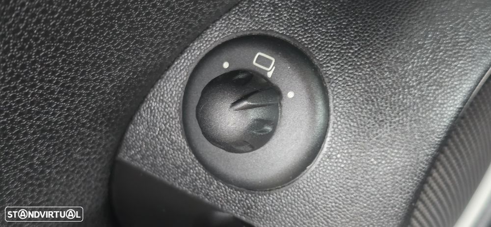 MINI 3 Portas Cooper D - 18