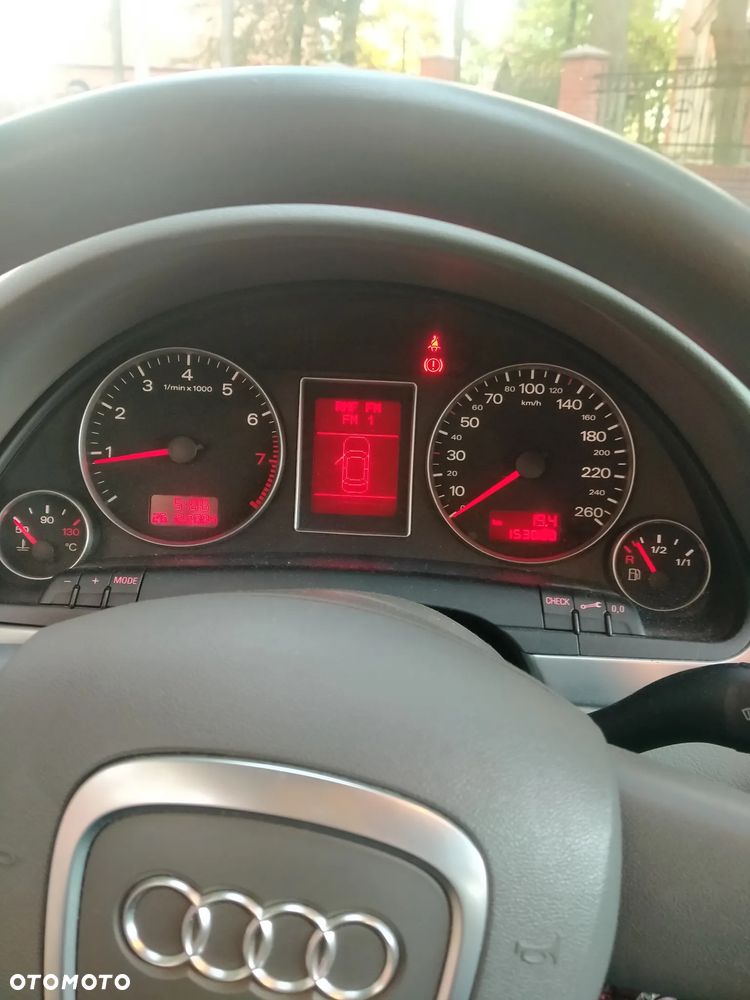 Audi A4 Limousine - 9