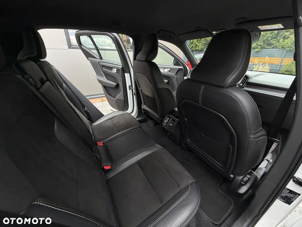 Volvo XC 40 D4 SCR AWD R-Design - 18