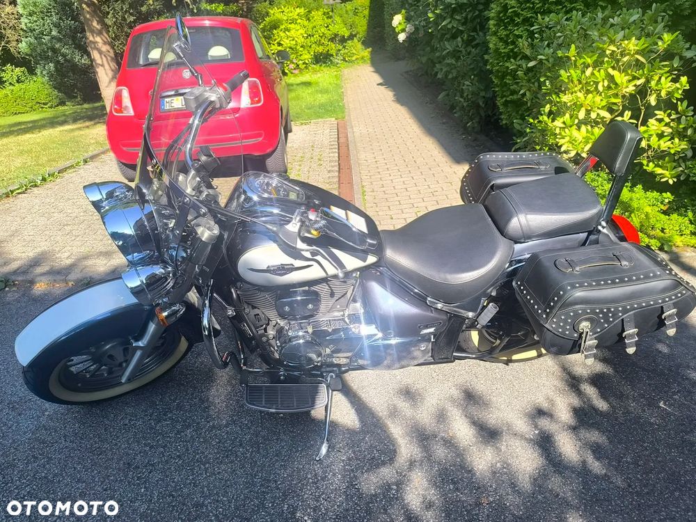 Suzuki Intruder - 2