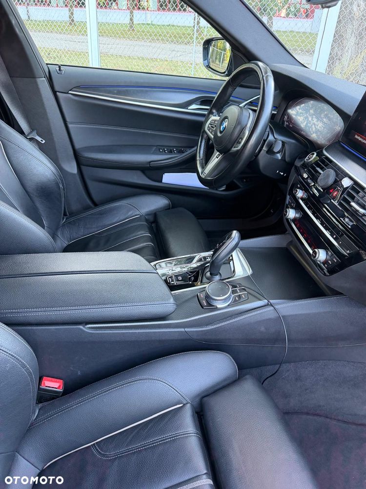 BMW Seria 5 520d xDrive M Sport Edition - 28