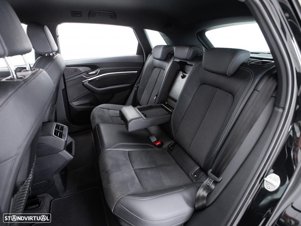 Audi e-tron 55 quattro S line - 11
