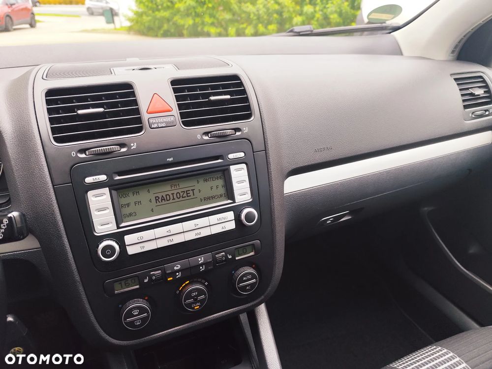 Volkswagen Golf - 16