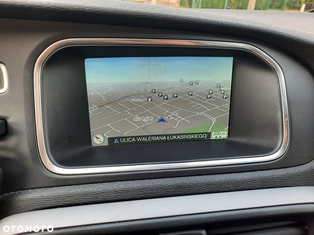 Volvo V40 D3 Momentum - 34