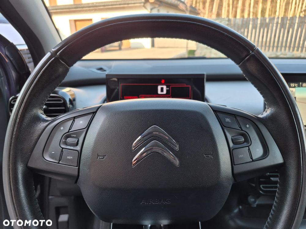 Kia Ceed - 38