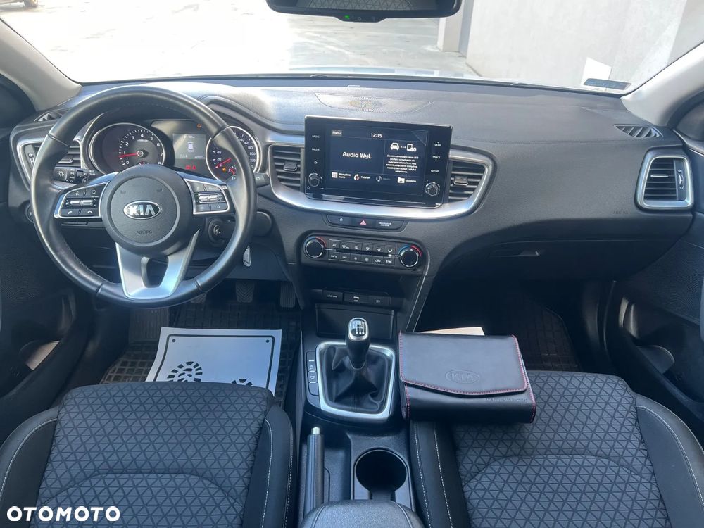 Kia Ceed Kombi 18-21 - 15