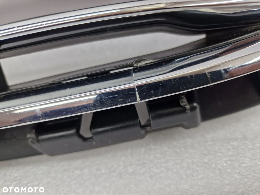 FORD FIESTA MK8 17- ATRAPA / GRILL / KRATKA ŚRODKOWA ZDEZRAKA PRZEDNIEGO PRZÓD , NR H1BB-8200-B , NR AUKCJI KR240 - 9