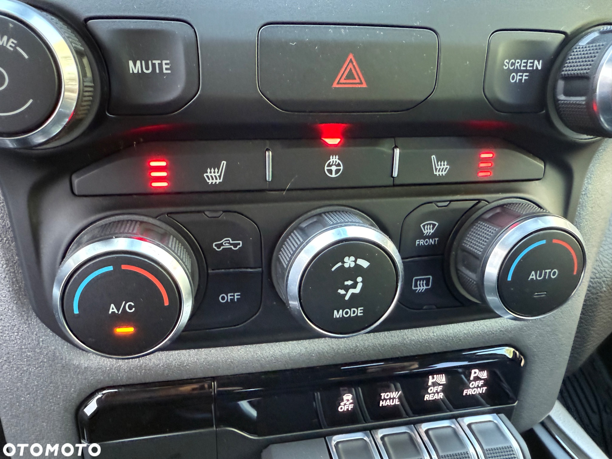 Dodge RAM 1500 5.7 4x4 - 24