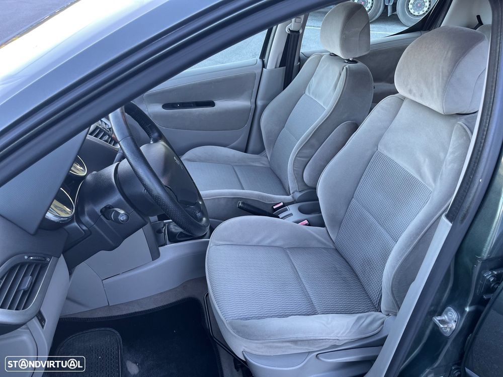 Peugeot 207 1.4 HDi Trendy - 12
