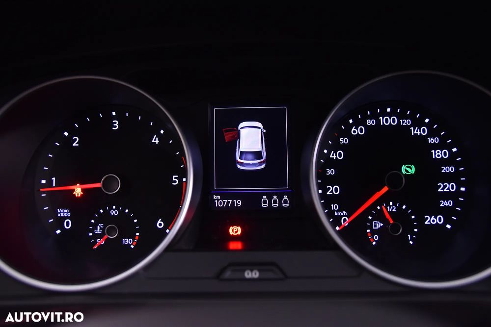 Volkswagen Tiguan - 11