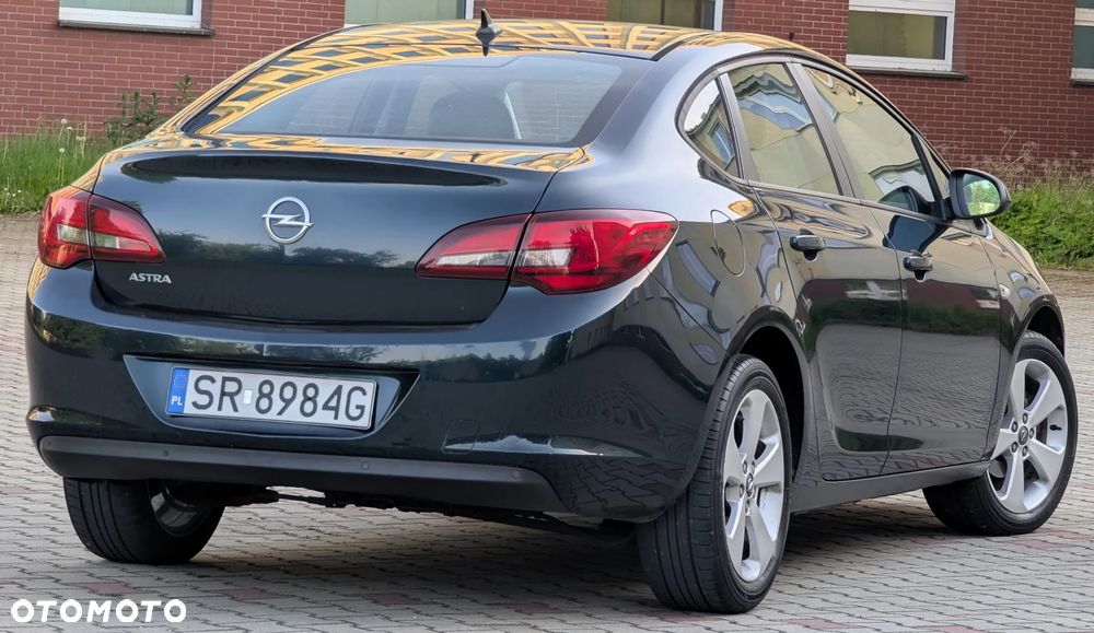 Opel Astra 1.6 Enjoy - 19