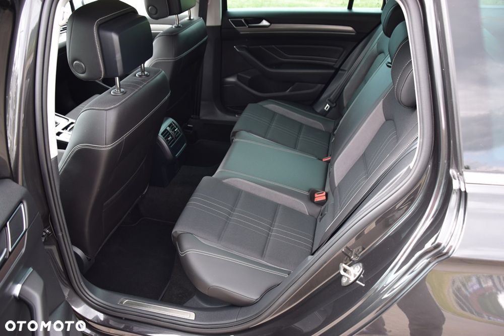 Volkswagen Passat Alltrack 2.0 TDI SCR DSG 4Motion - 14