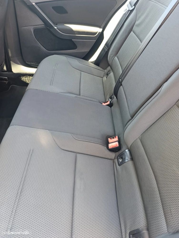 VW Golf 1.6 TDi Confortline DSG - 20