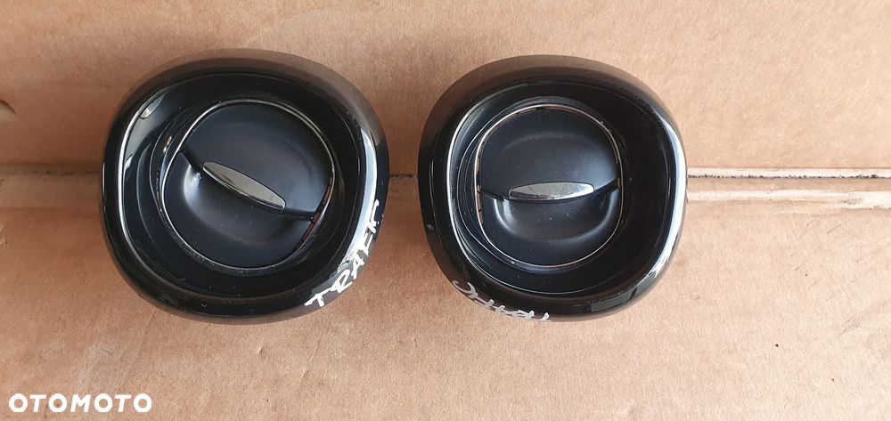 Kratka nawiewu powietrza prawa lewa Opel Vivaro B Trafic III 687606325R - 1