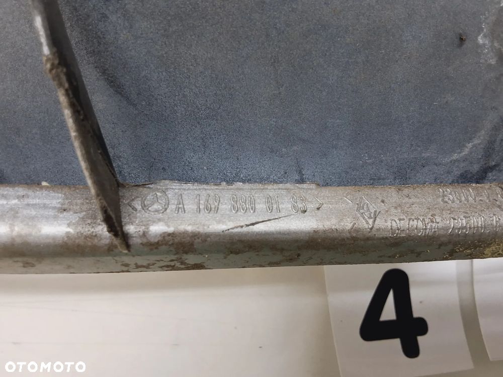 MERCEDES B-KLASA W245 GRILL PRZED LIFTEM A1698800183 - 2