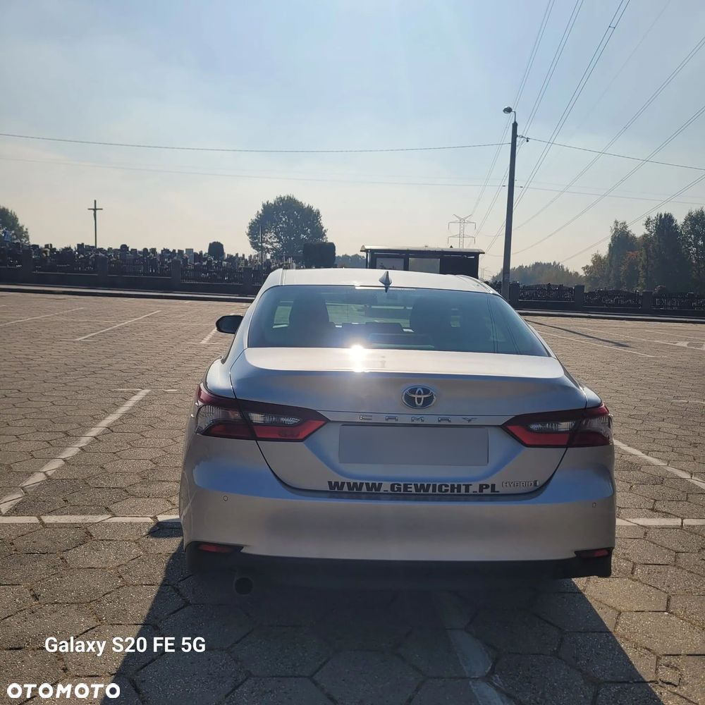 Toyota Camry - 17