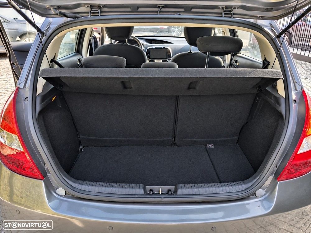 Hyundai i20 1.2 Classic Fun ESP - 7