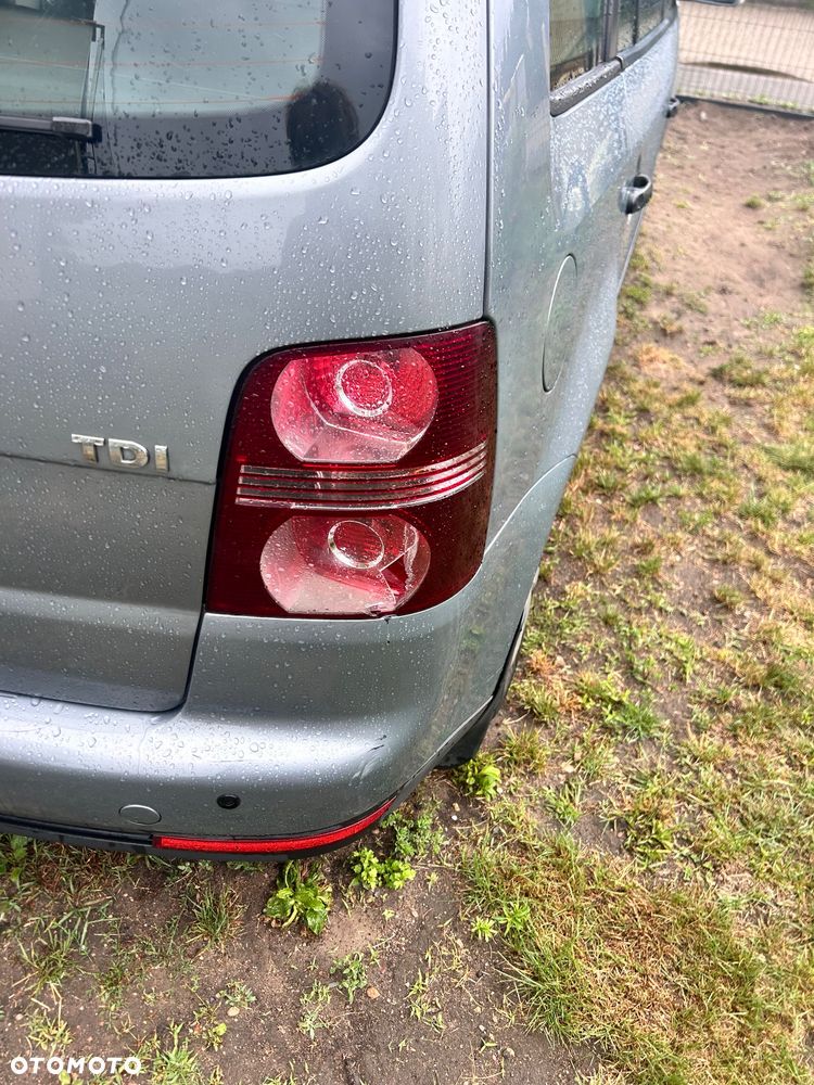 Volkswagen Touran 1.9 TDI Conceptline - 11