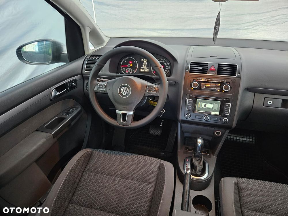 Volkswagen Touran - 16