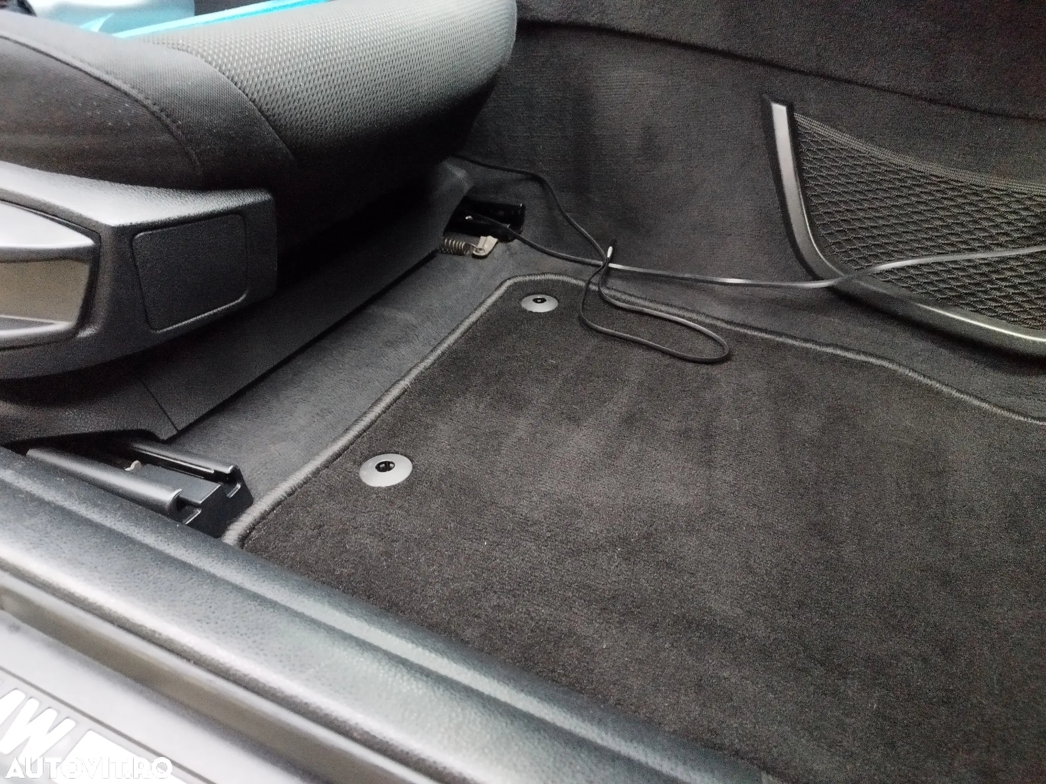 BMW Seria 5 520d Touring Blue Performance - 37