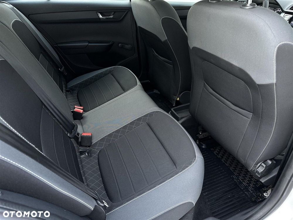 Skoda Fabia 1.0 Ambition - 8