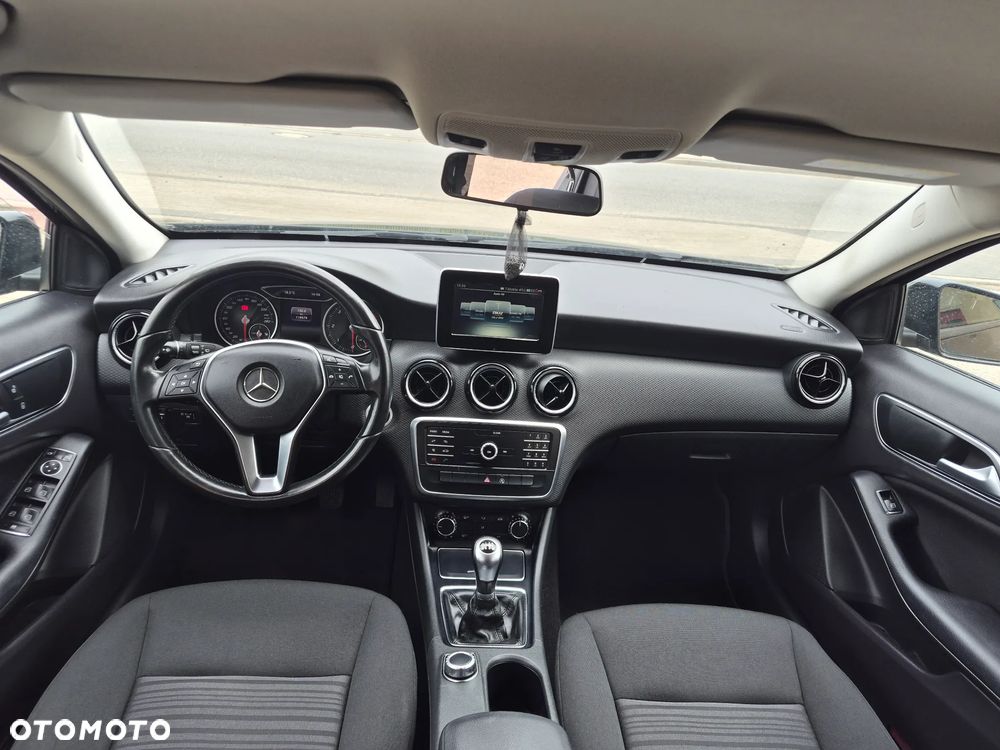 Mercedes-Benz Klasa A 180 d AMG Line - 14